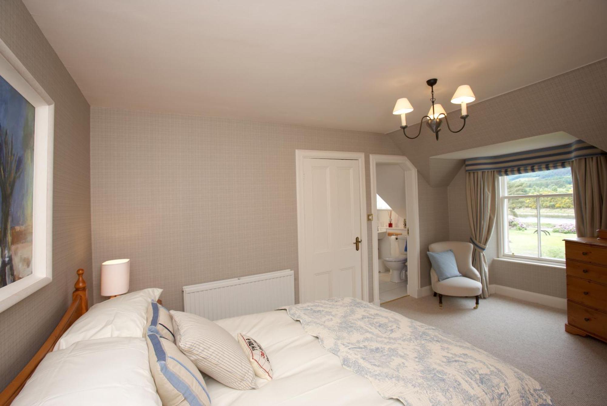 Ness Castle Lodges Inverness Bagian luar foto